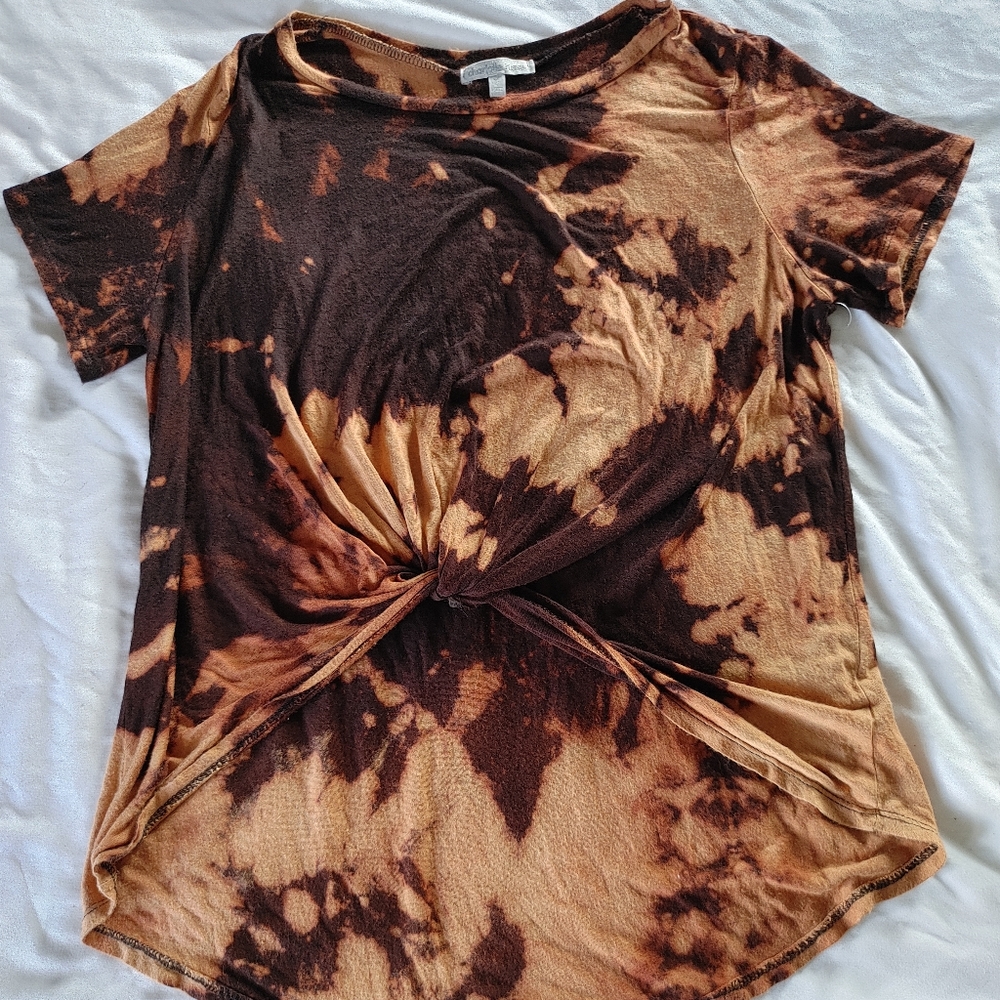 Charlotte Russe Tie-Dye Knotted T shirt